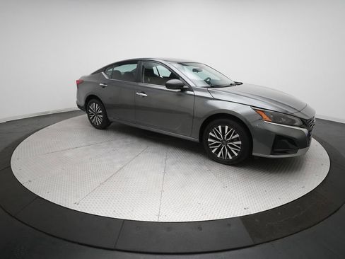 Certified 2025 Nissan Altima 2.5 SV image 35