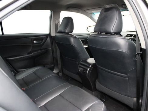 Used 2015 Toyota Camry XLE image 24