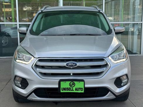Used 2017 Ford Escape Titanium image 2