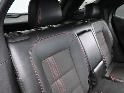 Used 2023 Chevrolet Equinox RS FWD image 35