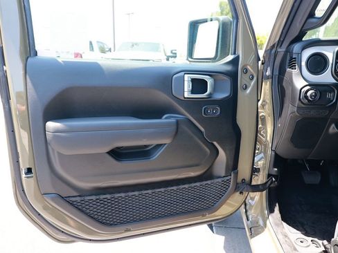 New 2026 Jeep Gladiator Sport AWD/4WD image 13