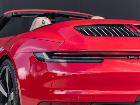 Certified 2021 Porsche 911 Carrera 4S image 12