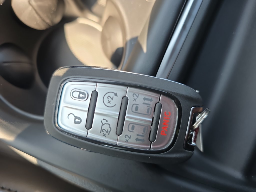 New 2027 Chrysler Pacifica Select AWD/4WD image 29