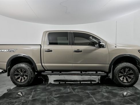 Used 2021 Nissan Titan PRO-4X w/ Pro-4x Convenience Package image 12