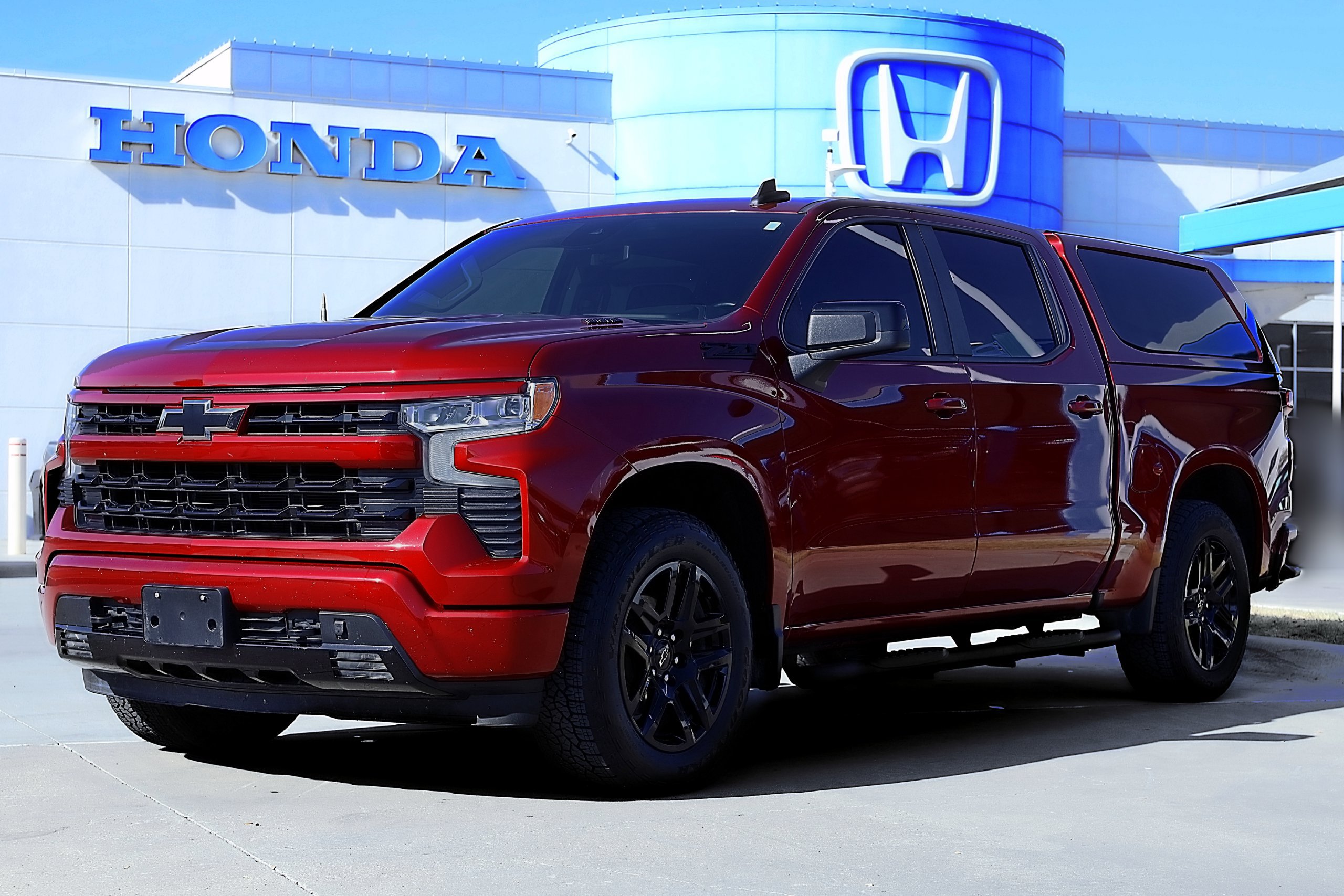 Used 2023 Chevrolet Silverado 1500 RST w/ Convenience Package II AWD/4WD image 1