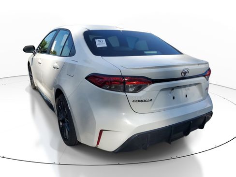 Used 2024 Toyota Corolla SE image 9