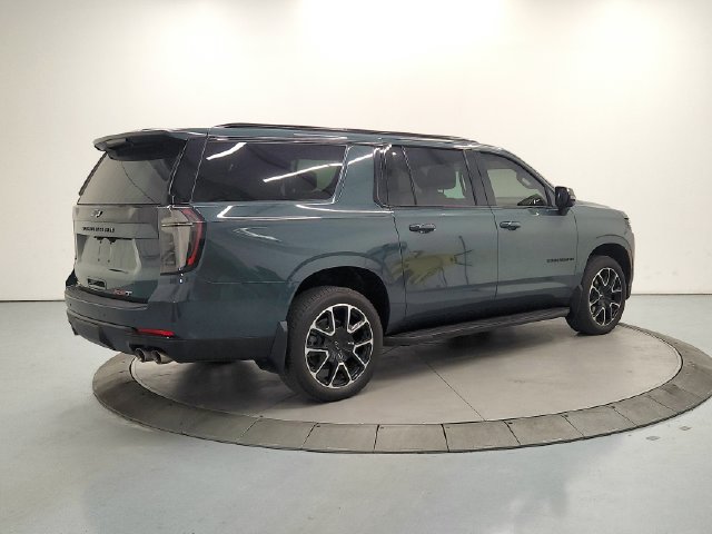 Used 2026 Chevrolet Suburban RST w/ Comfort Package AWD/4WD image 10