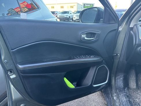 Used 2018 Jeep Compass Sport w/ Tech Group image 12