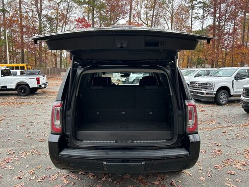 Used 2018 GMC Yukon SLT image 28