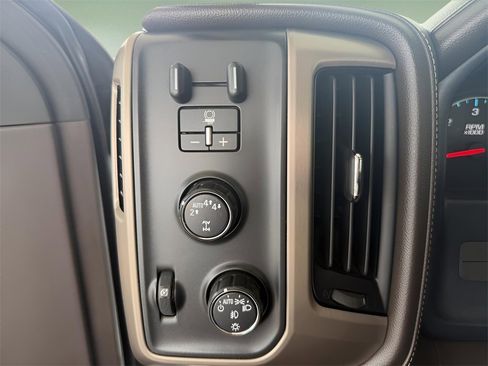 Used 2018 GMC Sierra 1500 Denali image 24