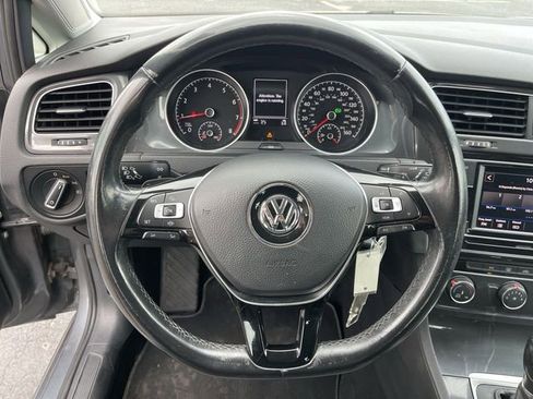 Used 2019 Volkswagen Golf S image 14