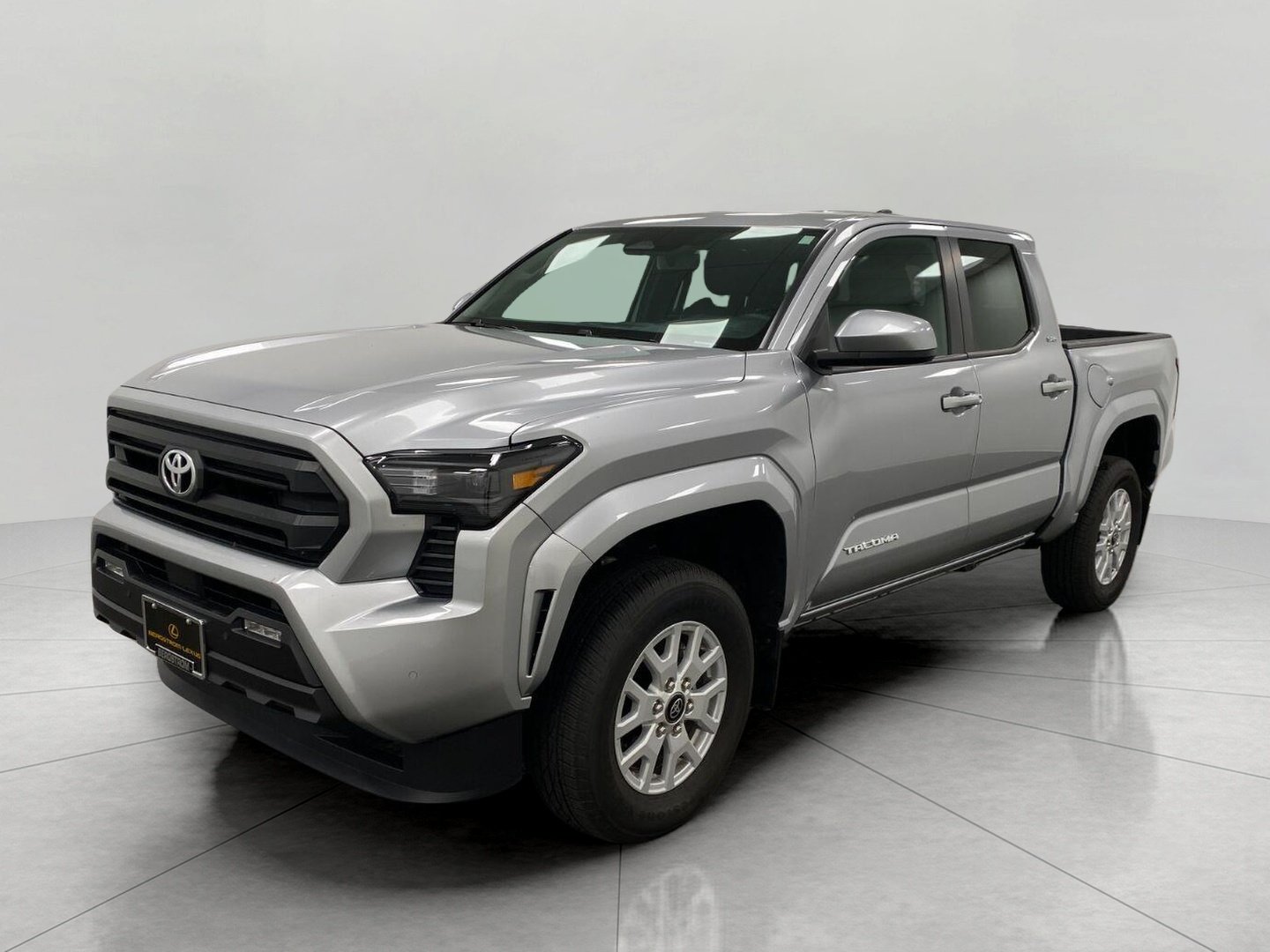 Used 2024 Toyota Tacoma SR5 AWD/4WD image 10