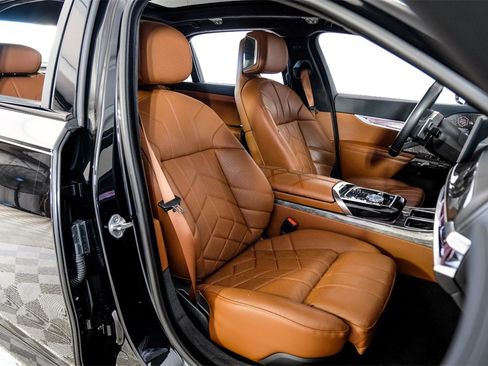 Used 2023 BMW 760i xDrive w/ Executive Package image 34