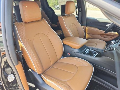 New 2026 Chrysler Pacifica Pinnacle AWD/4WD image 19