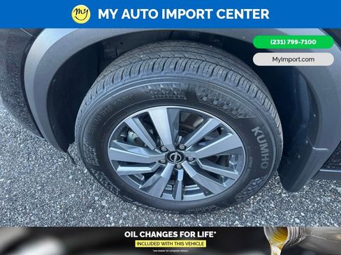Used 2024 Nissan Pathfinder SL AWD/4WD image 6