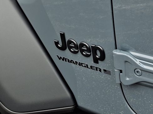 Used 2026 Jeep Wrangler Unlimited Sport AWD/4WD image 32