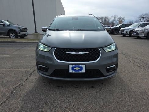 Used 2023 Chrysler Pacifica Limited image 6