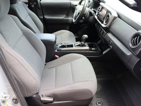 Used 2019 Toyota Tacoma TRD Sport AWD/4WD image 26
