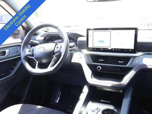 Used 2025 Ford Explorer ST-Line w/ ST-Line Street Pack AWD/4WD image 14