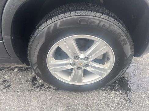 Used 2021 Chevrolet Trax LT w/ LT Convenience Package image 8