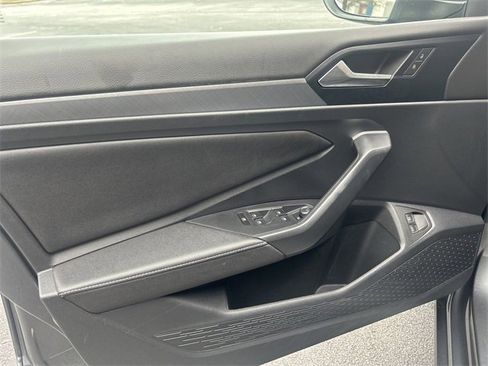 Used 2024 Volkswagen Jetta SE image 16
