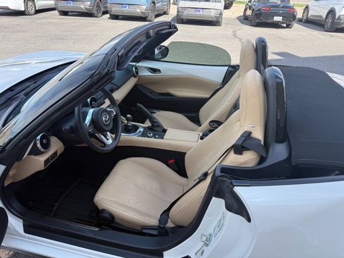 Used 2025 MAZDA MX-5 Miata Grand Touring w/ Weather Package RWD image 4