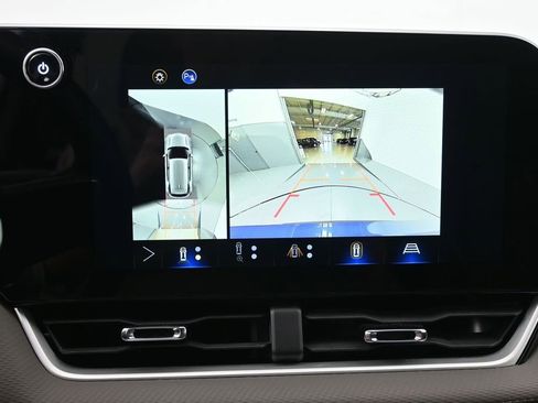 Used 2025 Chevrolet Equinox LT w/ Convenience Package II FWD image 12