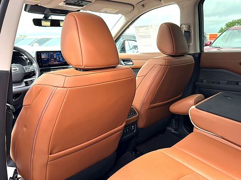 New 2026 Nissan Pathfinder Platinum w/ Lighting Package image 15