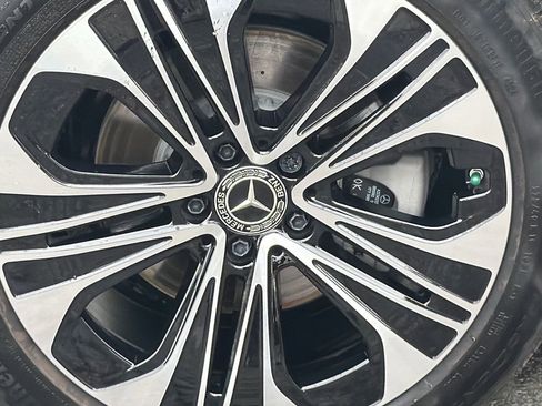Used 2025 Mercedes-Benz E 350 4MATIC Sedan image 6