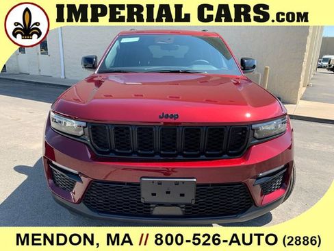 New 2025 Jeep Grand Cherokee Limited w/ Black Appearance Package image 5