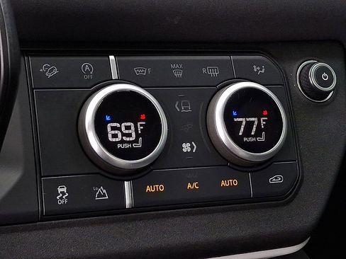 Used 2023 Land Rover Defender 110 S image 21