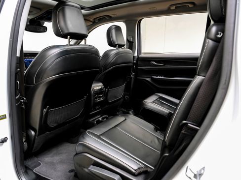 Used 2023 Jeep Grand Cherokee L Limited image 42