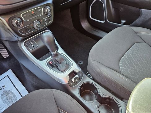 Used 2021 Jeep Compass Sport image 23