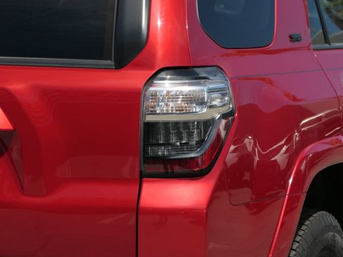Used 2022 Toyota 4Runner SR5 Premium AWD/4WD image 3