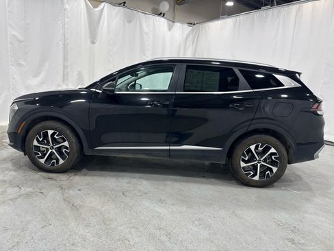 Used 2023 Kia Sportage EX AWD/4WD image 2