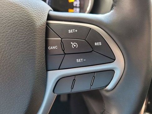 Certified 2021 Jeep Grand Cherokee Laredo X AWD/4WD image 31