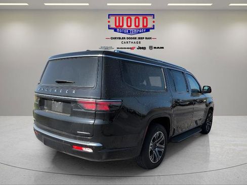 Used 2023 Jeep Wagoneer L Series II image 3