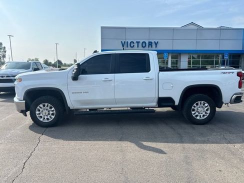 Used 2022 Chevrolet Silverado 2500 LT w/ Convenience Package AWD/4WD image 8