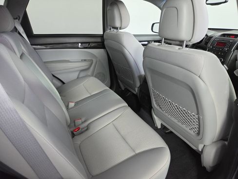 Used 2012 Kia Sorento LX w/ Convenience Pkg FWD image 25