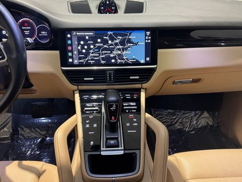 Used 2023 Porsche Cayenne image 31