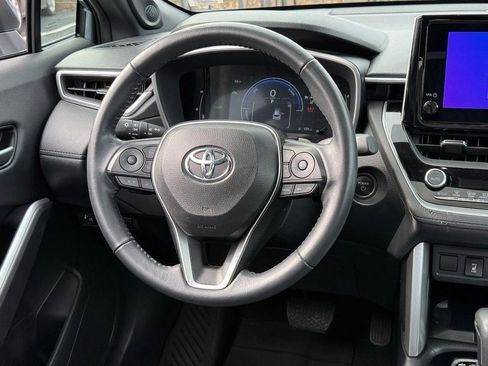 Certified 2024 Toyota Corolla Cross XSE image 15