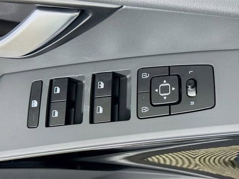 New 2026 Kia Niro Wind image 22