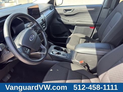 Used 2025 Ford Escape Active AWD/4WD image 8