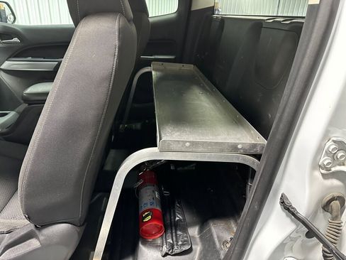 Used 2022 Chevrolet Colorado LT w/ Fleet Safety Package image 10