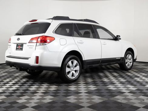 Used 2012 Subaru Outback 2.5i Premium w/ All-Weather Pkg image 8
