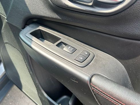 Used 2019 Jeep Cherokee Trailhawk AWD/4WD image 28