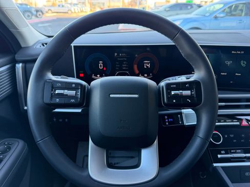 Certified 2025 Hyundai Santa Fe SEL image 10