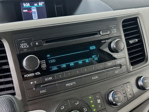 Used 2011 Toyota Sienna LE image 19