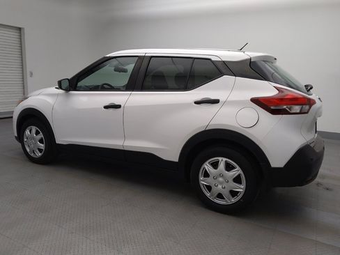 Used 2020 Nissan Kicks S image 3