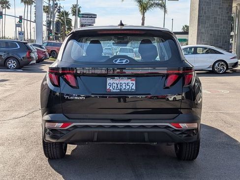 Used 2023 Hyundai Tucson SE image 3